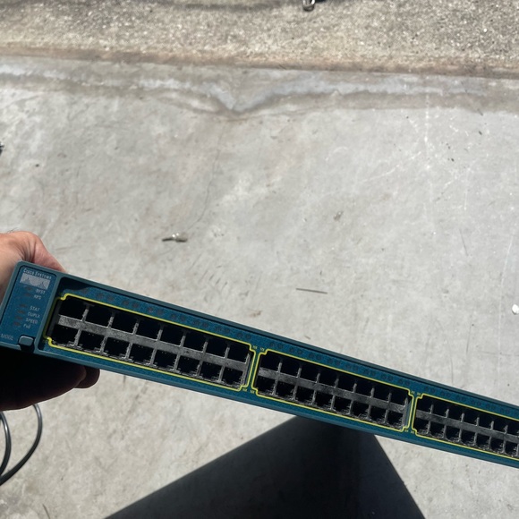 Cisco Catalyst 3560 POE 48
Used - Picture 2 of 7